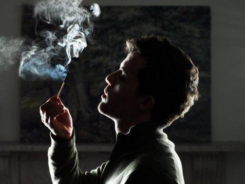 吸烟者,身体2处变黑,3处发痛,希望你能立刻戒烟,肺癌来了搜狐健康搜狐网